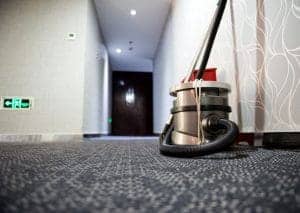 strojové čištění podlahy